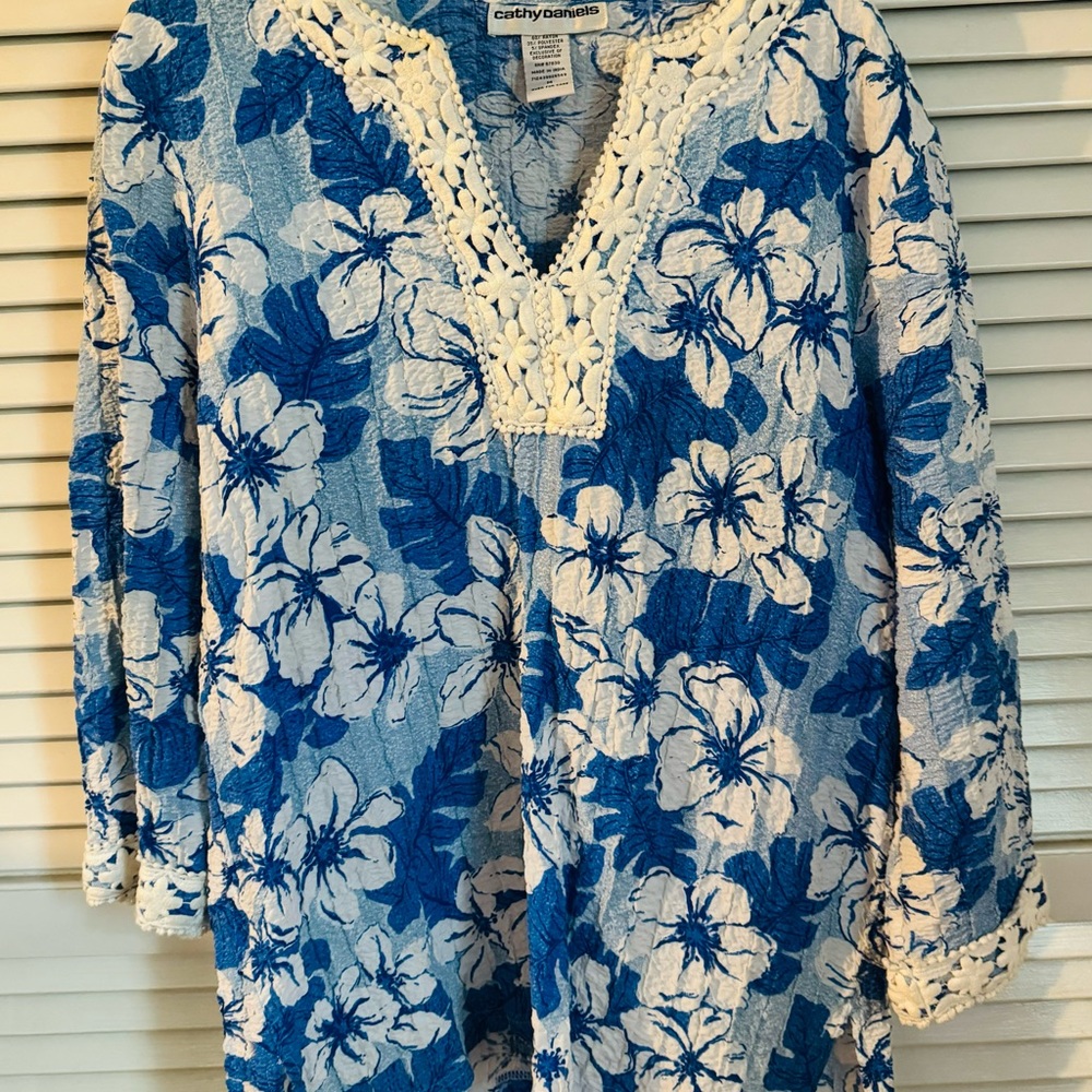 Women’s Top.